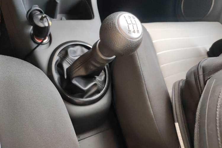 Used Suzuki Swift 2013 1.3L Manual Value Edition