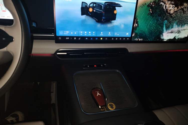 Used VOYAH Dream 2025 PHEV Four-Wheel Drive Prestige Kunpeng Edition