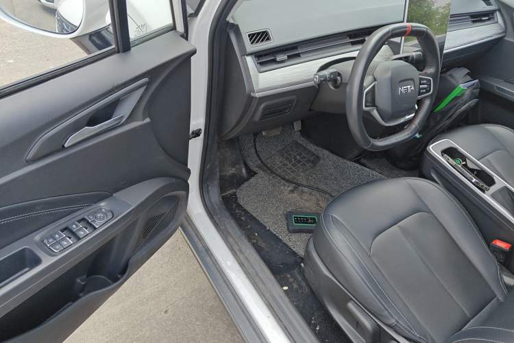 Used NETA V 2022 Chao 300 Lite Lithium Iron Phosphate Driver Seat