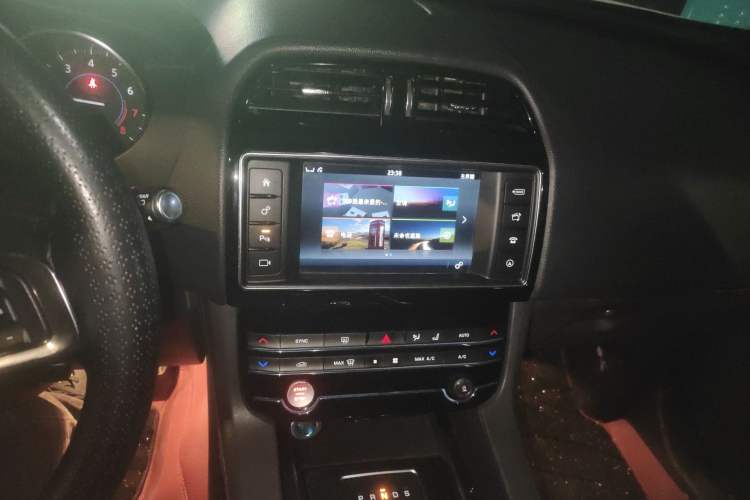 Used Jaguar F-PACE 2018 2.0T Two-Wheel Drive Urban Deluxe Edition