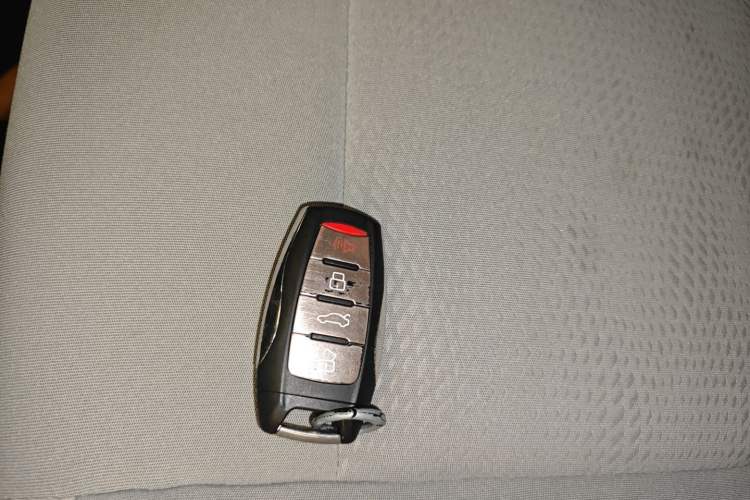 Used ORA White Cat 2020 305 km Luxury Version Interior 1