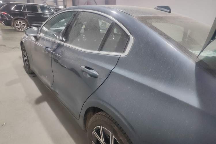 Used Volvo S60 2025 B4 Zhiyi Luxury Edition Exterior 2