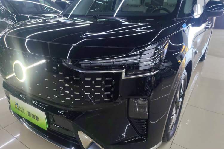 Used Volvo EM90 2025 Ultra Six-Seater Left Front Headlight