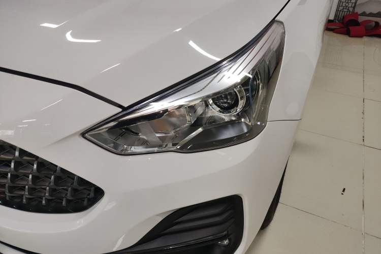 Used Haval M6 2019 1.5T DCT Two-Wheel Drive Elite Version China V Standard Left Front Headlight