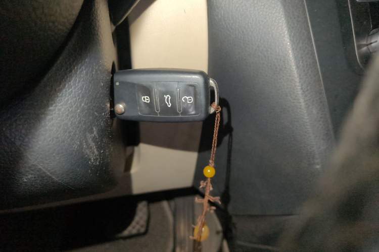 Used Volkswagen Sagitar 2012 1.4TSI Automatic Fashion Edition Vehicle Key