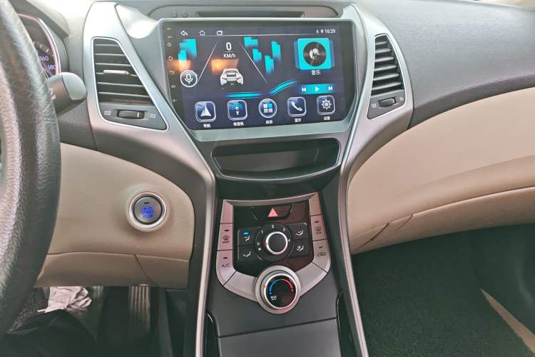 Used Hyundai Elantra (5th Generation / Langdong) 2015 1.6L Automatic Leading Model Audio And AC Panel