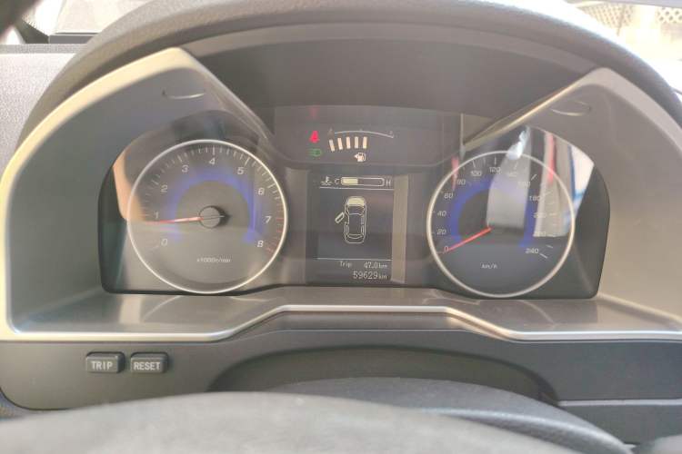 Used Geely Auto Emgrand 2014 Sedan 1.5L Manual Elite Model
