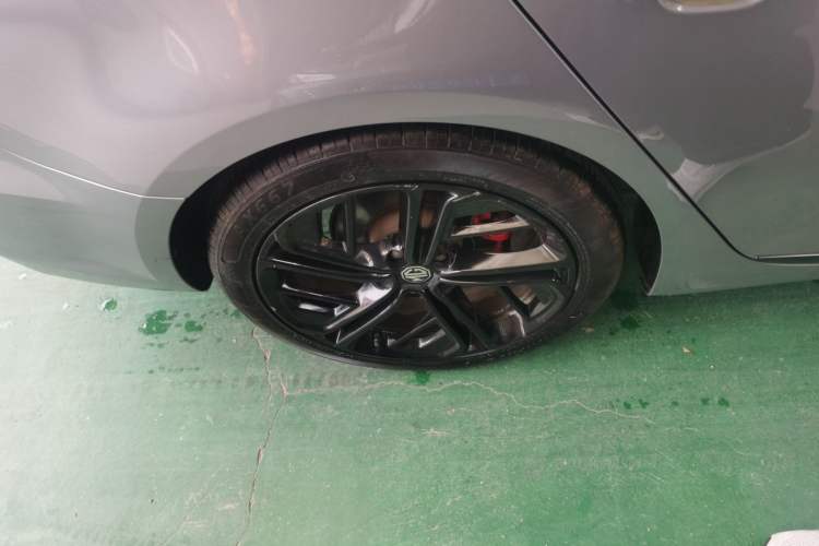 Used MG 6 2020 1.5T Automatic Trophy Flagship Edition Right Rear Wheel Hub