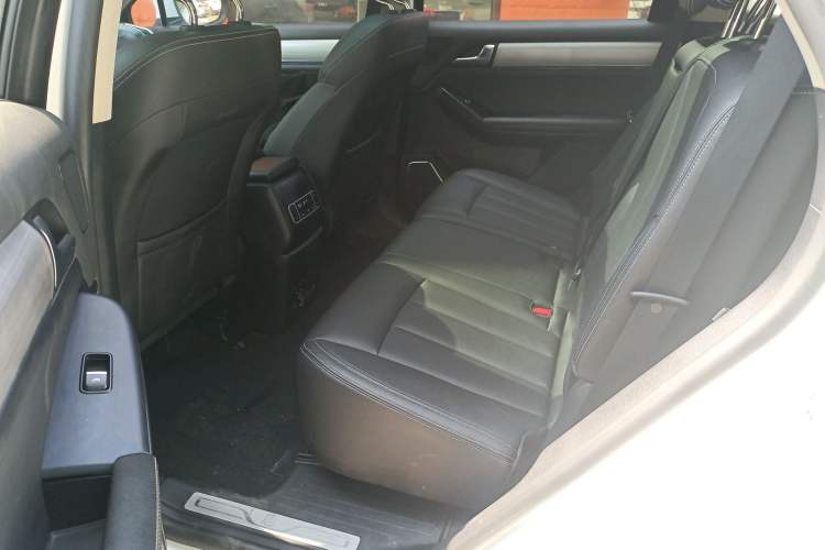 Used BYD Tang 2018 2.0T Automatic Smart Connect Prestige 7-Seater China V Standard Left Rear Seat