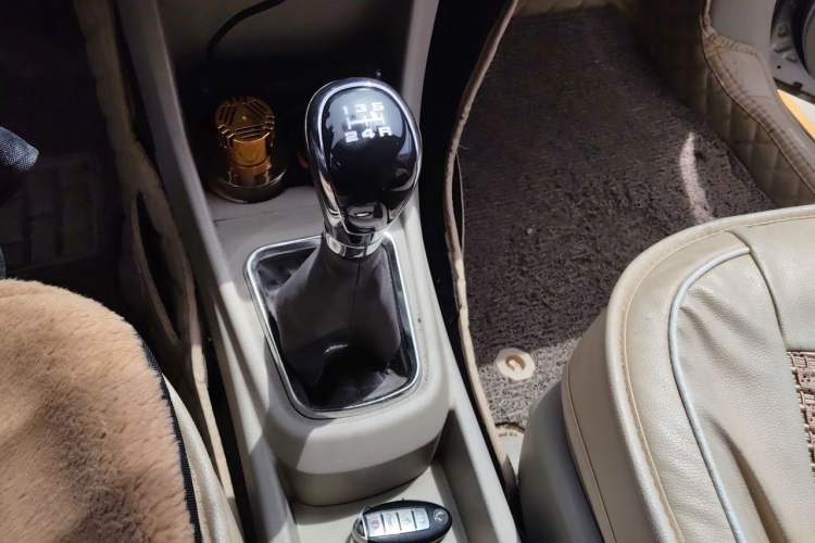 Used Dongfeng Aeolus A60 2014 1.6L Manual Luxury Model
