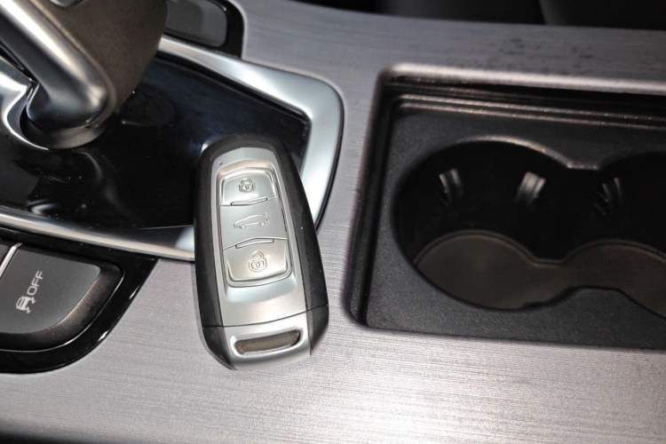 Used Geely Auto Emgrand X7 Sport 2021 Million Edition 1.8TD DCT Two-Wheel Drive Comfort Model
