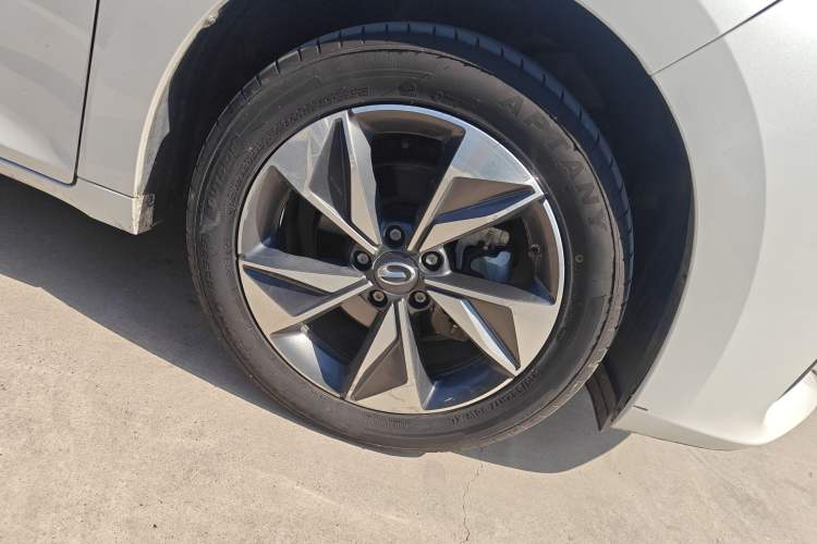 Used GAC Trumpchi M6 2023 PRO 270T DCT Luxury Edition Right Front Wheel Hub