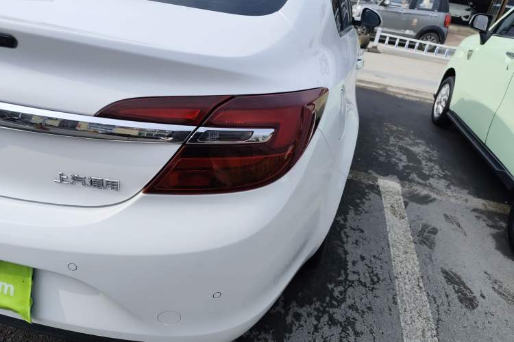 Used Buick Regal 2015 1.6T Elite Tech Model Right Rear Taillight