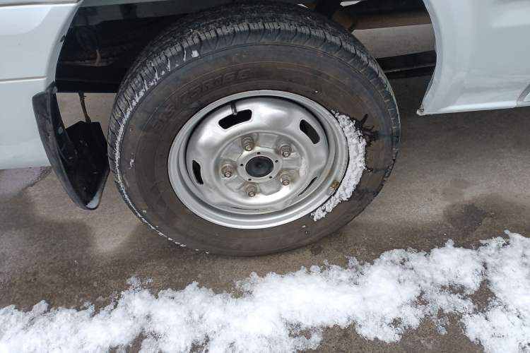 Used JMC Fushun 2022 2.0T Manual Multi-Function Passenger Vehicle Mid-Range High Roof 6-7 Seats