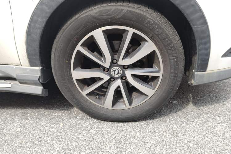 Used Dongfeng Fengon 580 2017 1.5T CVT Luxury Model Right Front Wheel Hub