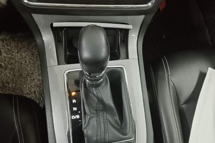 Used Roewe RX5 2019 20T Two-Wheel Drive Automatic 4G Connected Platinum Edition