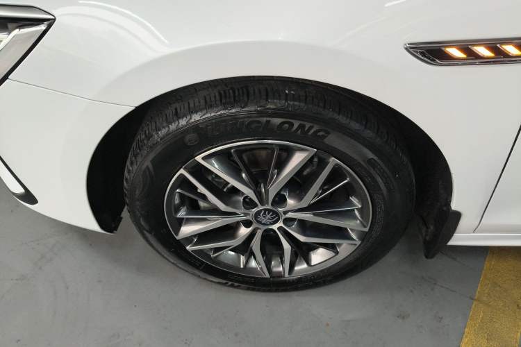 Used BYD Qin PLUS 2021 EV 400KM Luxury Model Left Front Wheel Hub