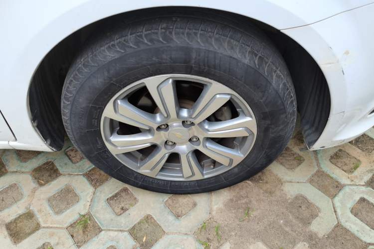 Used Chevrolet Aveo Sonic 2014 Hatchback 1.4SL MT Comfort Edition
