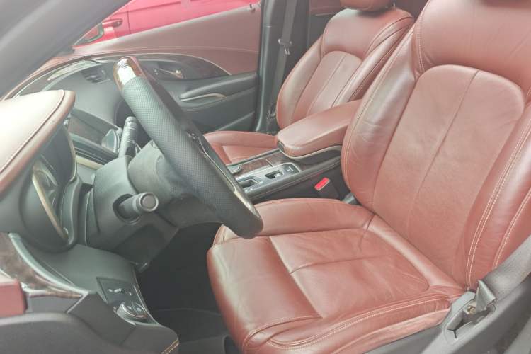 Used Buick LaCrosse 2013 2.4L SIDI Luxury Comfort Edition Left Front Seat