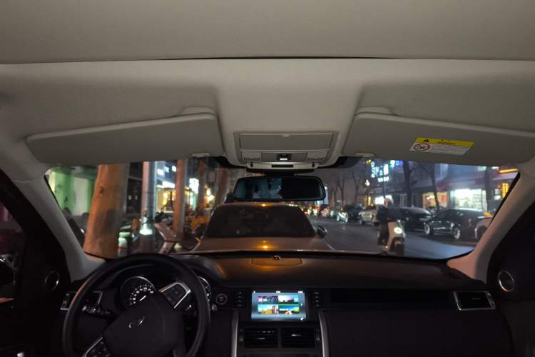 Used Land Rover Discovery Sport 2019 240 PS SE Version China VI Standard