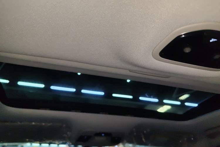 Used Geely Auto Emgrand 2021 UP 1.5L CVT Luxury Model Headliner