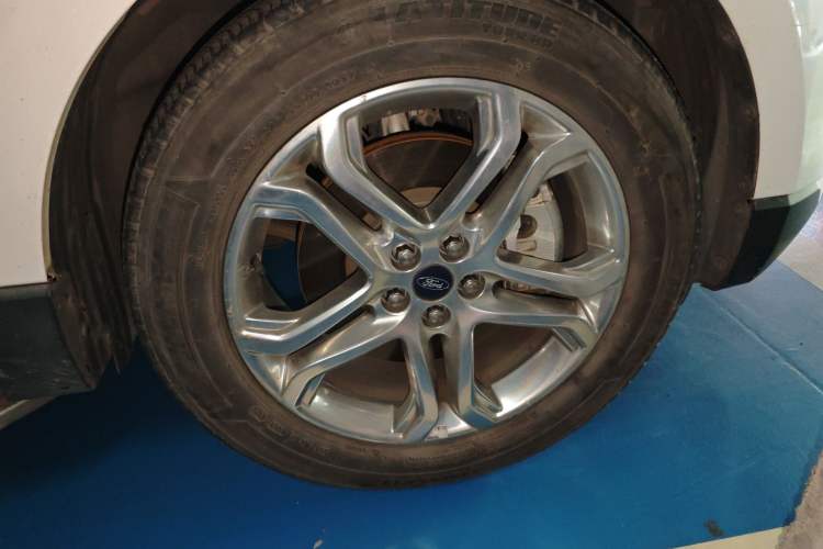 Used Ford Edge 2016 EcoBoost 245 Two-Wheel-Drive Titanium 7-Seater Exterior 1