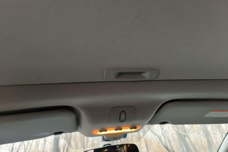 Used Nissan Qashqai 2010 20XFOUR Dragon CVT 4WD Headliner