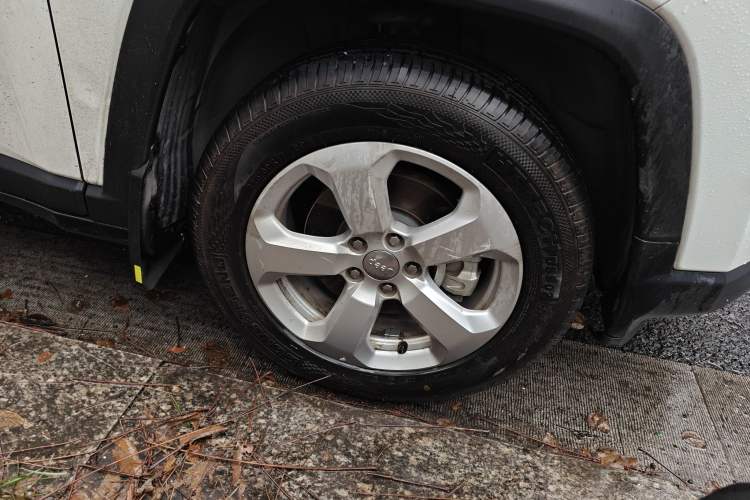 Used Jeep Compass 2020 220T Automatic Leading Edition
