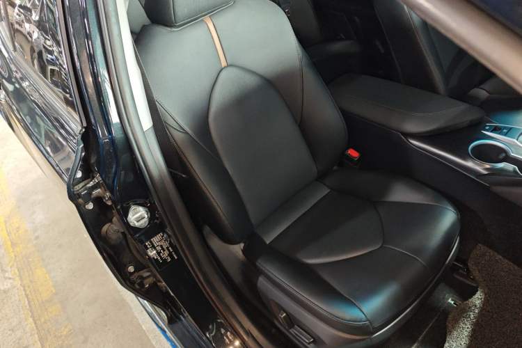 Used Toyota Camry 2023 2.0G Luxury Edition