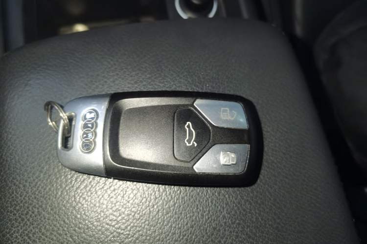 Used Audi A4L 2018 30th Anniversary Edition 40 TFSI Fashion Model Vehicle Key