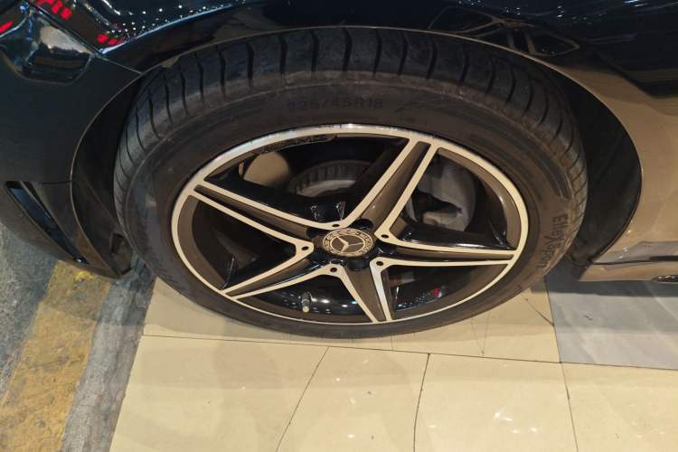 Used Mercedes-Benz C-Class 2019 C 260 Sport Edition 4MATIC Left Front Wheel Hub