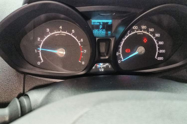 Used Ford EcoSport 2013 1.5L Automatic Fashion Model Instrument Cluster