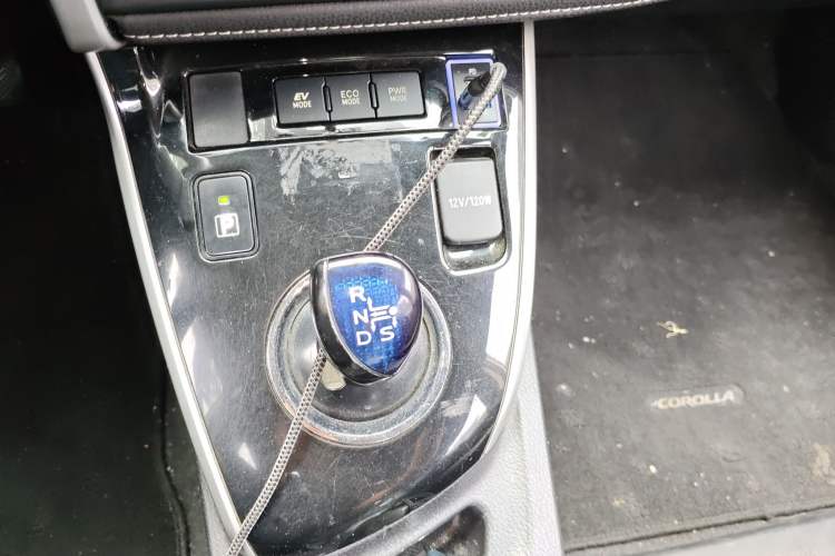 Used Toyota Corolla 2017 Revised Dual-Engine 1.8L E-CVT Leading Edition Gear Lever