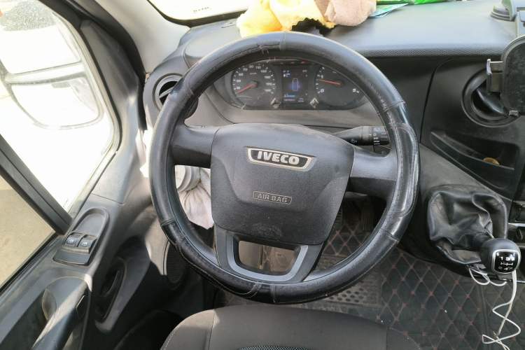 Used Iveco Eurocargo 2020 2.3T Manual Super Rui Long Wheelbase Short Overhang High Roof China VI F1A
