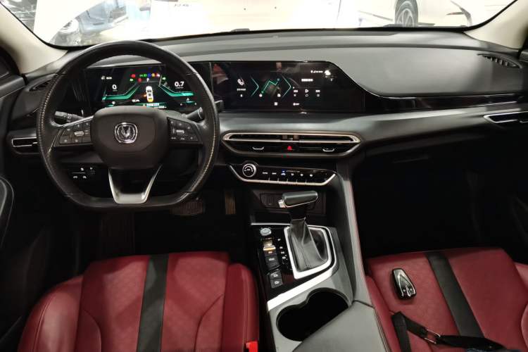 Used CHANGAN Eado 2021 PLUS Blue Whale NE 1.4T GDI DCT Flagship Model Center Console