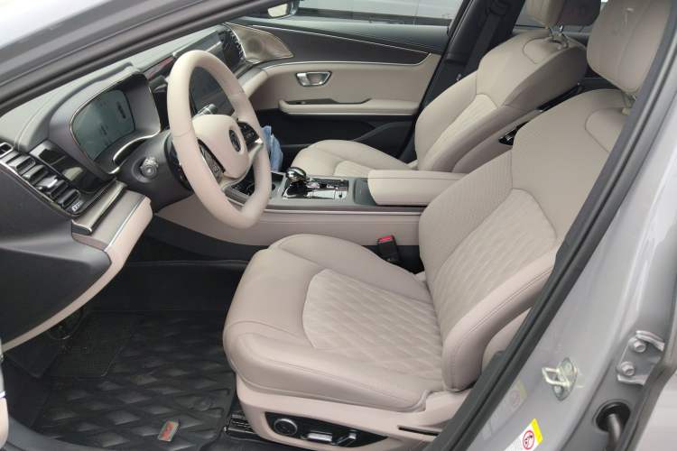 Used BYD Han 2025 DM-i Intelligent Driving Edition 125KM LiDAR Flagship Model
