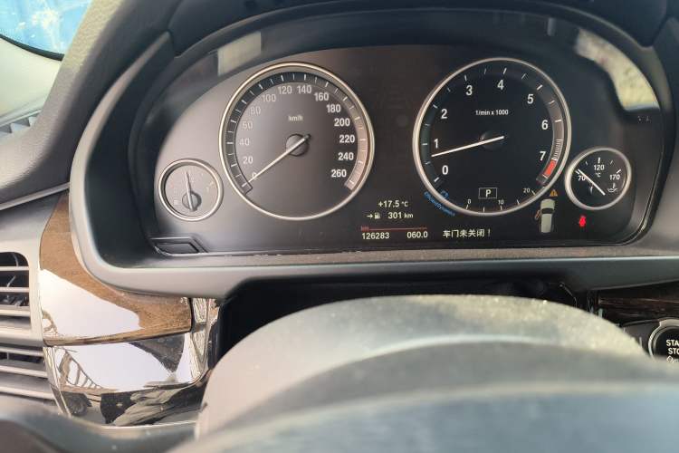 Used BMW X5 2017 xDrive35i Elegant Edition Odometer Close Up