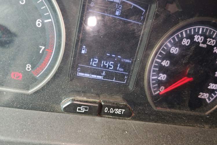 Used FORTHING Joyear X5 2013 1.6L Manual Luxury Model China IV Standard