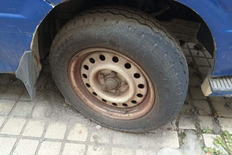 Used King Long Golden Way 2016 2.0L Box Truck 4G20 Right Front Wheel Hub