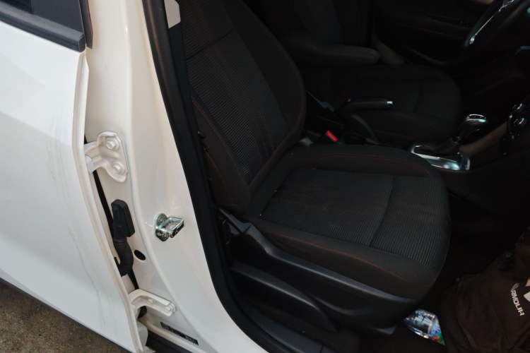 Used Buick Encore 2015 1.4T Automatic Two-Wheel Drive Urban Elite Version