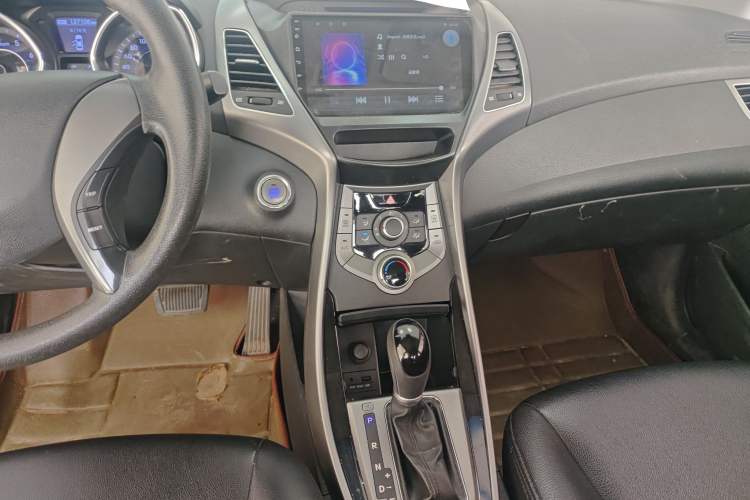 Used Hyundai Elantra (5th Generation / Langdong) 2015 1.6L Automatic Leading Model