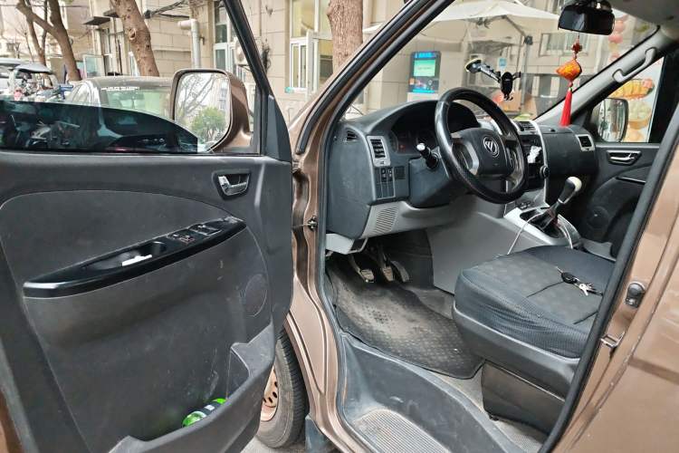 Used Foton Scenic G5 2020 2.0L Long-Wheelbase Flat-Roof 6-Seater Multi-Purpose Passenger Vehicle 1TZS
