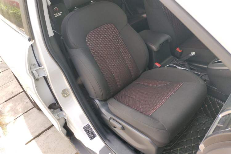 Used Haval M6 2017 1.5T Automatic Two-Wheel Drive Urban Model Right Front Seat