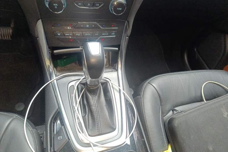 Used Ford Edge 2016 EcoBoost 245 Two-Wheel-Drive Titanium 7-Seater