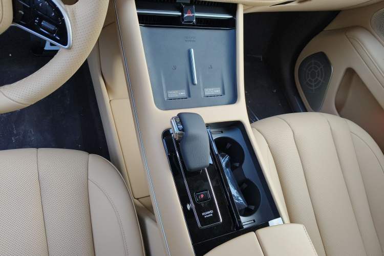 Used Hima AITO M7 2024 1.5T Intelligent Driving Rear-Drive Pro Version 5 Seats Gear Lever