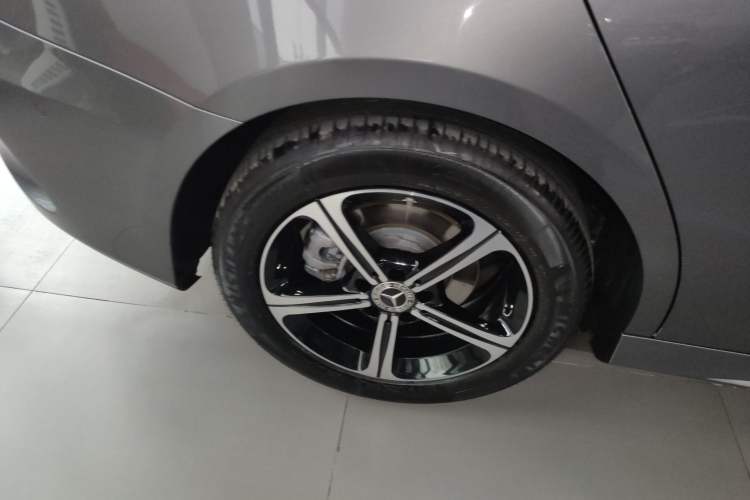 Used Mercedes-Benz A-Class 2024 Updated A 200 L Fashion Version Right Rear Wheel Hub