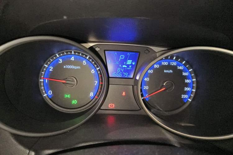 Used Hyundai ix35 2013 2.0L Automatic Two-Wheel Drive Smart GLS China IV Standard
