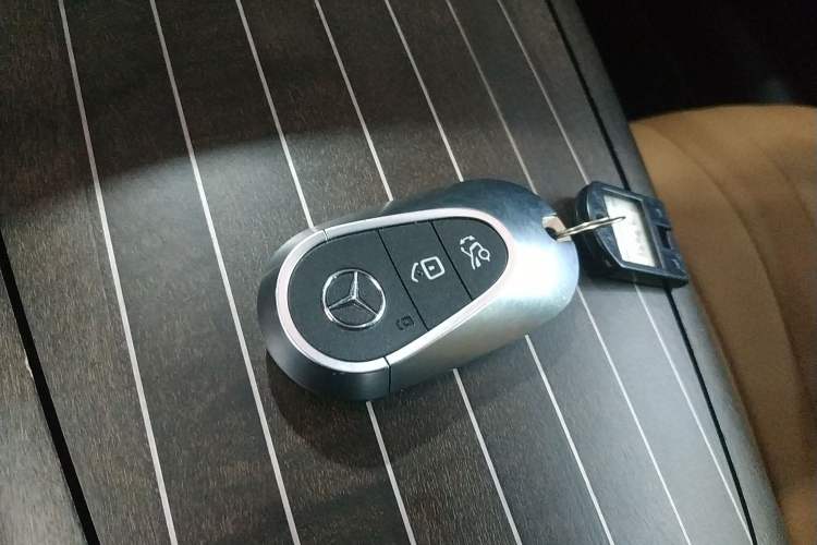 Used Mercedes-Benz E-Class New Energy 2024 E 350 e L Plug-in Hybrid Sedan