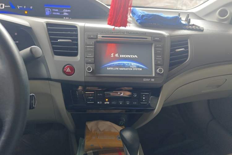 Used Honda Civic 2013 10th Anniversary 1.8L Automatic Luxury Edition Audio And AC Panel