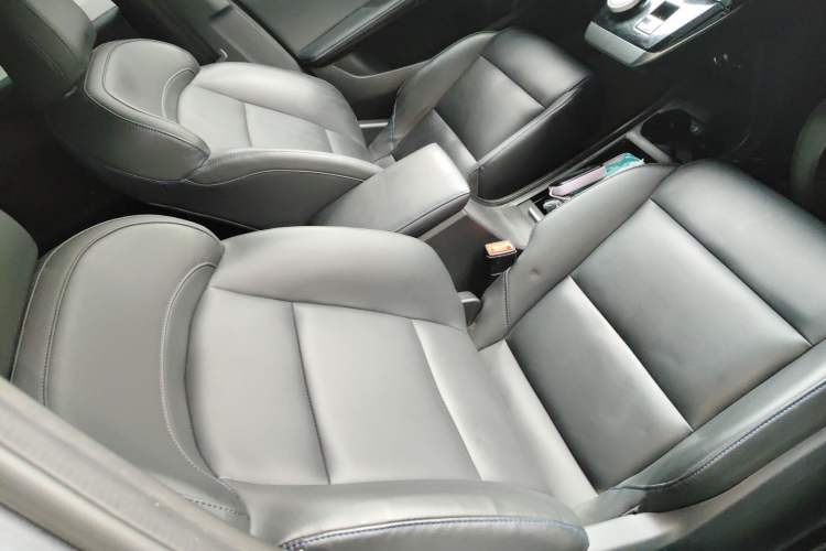 Used MG 4 EV 2023 415 km Range Sea-Faring Champion Edition Right Front Seat